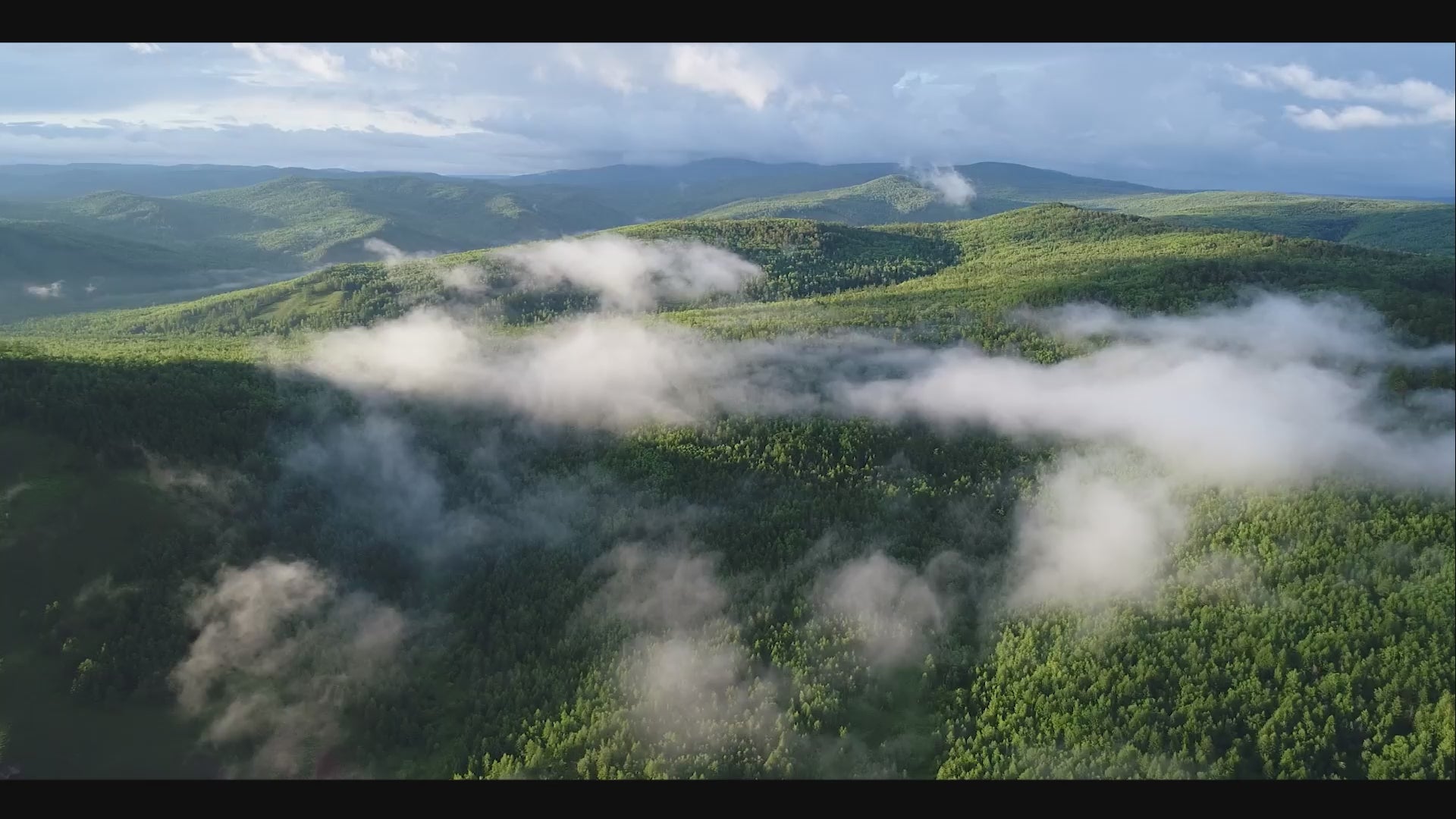 HD Aerial Drone Intelligent Light Sensing Capture Clear Footage Even In Backlight Environment