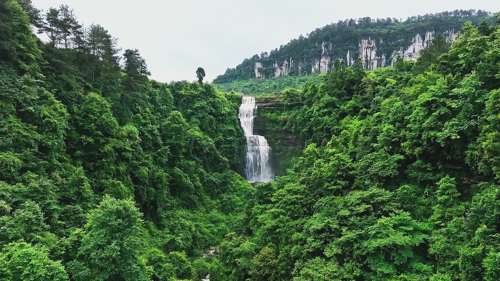 GPS-enabled mini drone with auto-return function, perfect for beginners to master aerial photography easily